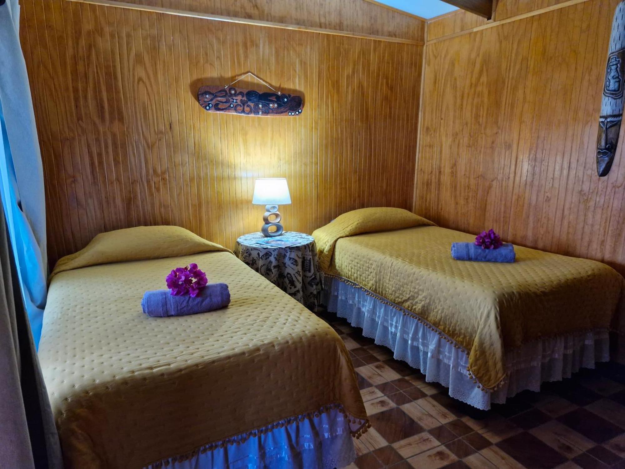 Hostal Makohe Rapa Nui Hanga Roa Exterior photo